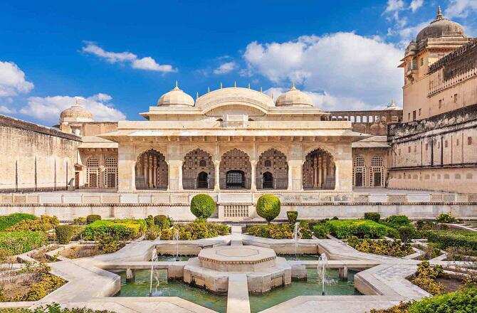 Amer Fort: राजपूत घरानों की शान और गौरव की कहानी बयां करता आमेर का किला, जानिए इतिहास और रहस्य