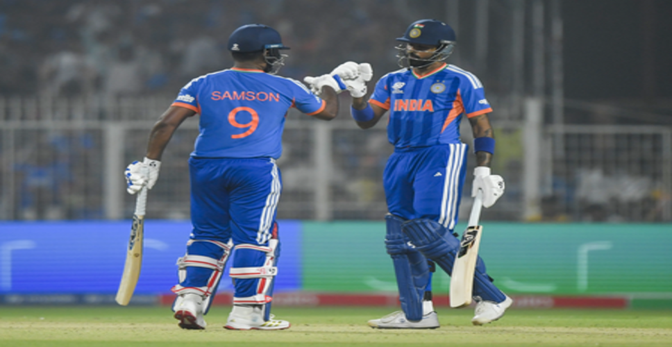 टी20 वर्ल्ड कप: टीम इंडिया के सेमीफाइनल में पहुंचने पर झूमे फैंस, पूरे देश में मन रहा जश्न