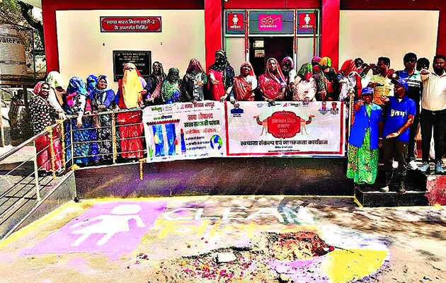 जयपुर में शुरू हुआ अब तक का सबसे बड़ा सफाई अभियान, वीडियो में देखे अधिकारियों ने खुद उठाया कचरा