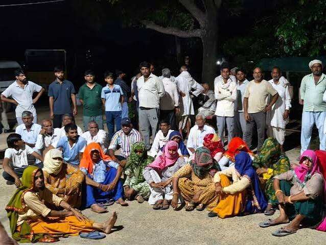 चाकसू में किराना स्टोर पर बदमाशों का हमला, व्यापारियों ने दुकानें बंद कर जताया विरोध; CCTV में कैद वारदात
