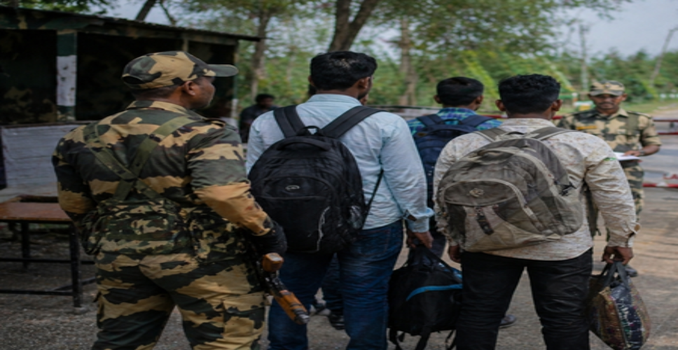 बंगाल चुनाव के दूसरे चरण से सीमा पर सख्ती, बिना बाड़ वाले इलाकों में बढ़ी निगरानी