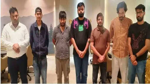 जयपुर में पोकर गेम की आड़ में चल रहा था जुआघर, फुटेज में देंखे मैनेजर समेत 7 गिरफ्तार; 1.07 लाख रुपए और टोकन बरामद