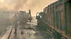 नागौर में टैंकर और ट्रक की भीषण टक्कर, आग की लपटों से अफरा-तफरी