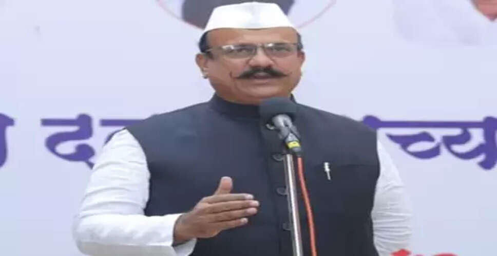 महाराष्ट्र कांग्रेस अध्यक्ष ने भाजपा-एनसीपी को चुनौती दी: सत्ता छोड़ो फिर एक-दूसरे पर लगाओ आरोप