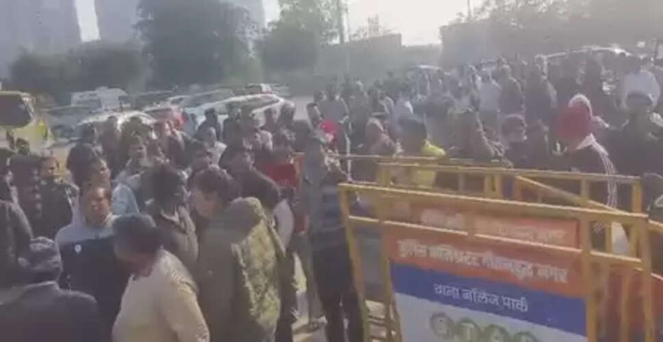 ग्रेटर नोएडा में दो कारों में टक्कर, दो सगे भाइयों की मौत, नशे में धुत डॉक्टर गिरफ्तार