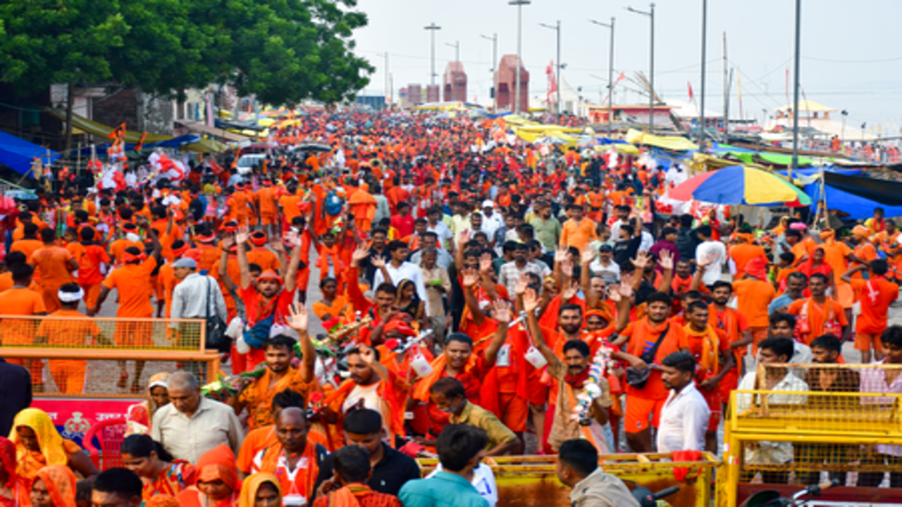 कांवड़ सिर्फ आस्था नहीं, सामाजिक एकता और सेवा का महापर्व, इसे सामाजिक उत्सव बनाएं : योगी