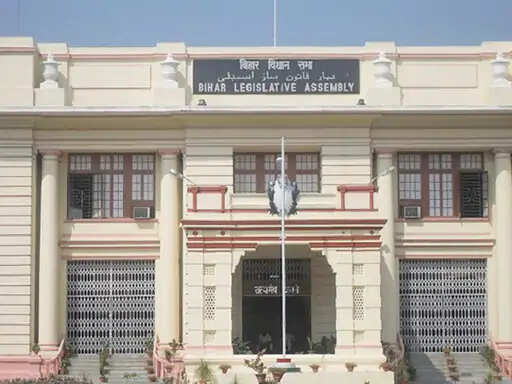 बिहार में अफसरशाही पर विधायकों का गुस्सा, विधानसभा समितियों ने उठाए सवाल; स्पीकर प्रेम कुमार ने मुख्य सचिव से बातचीत का किया ऐलान