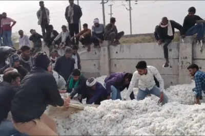 कोटा-दौसा मेगा हाइवे पर श्रद्धालुओं पर ट्रक पलटा, 3 की मौत, हाइवे जाम