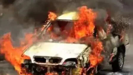 अलवर में दिल्ली–मुंबई एक्सप्रेस-वे पर भीषण हादसा, वीडियो में देखें पिकअप में आग लगने से तीन की मौके पर मौत