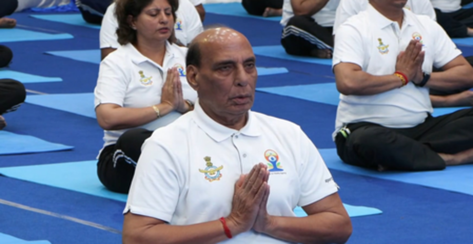 'भारत की सांस्कृतिक विरासत बनी वैश्विक जन-आंदोलन', योग दिवस पर राजनाथ और शाह समेत कई नेताओं ने दी शुभकामनाएं