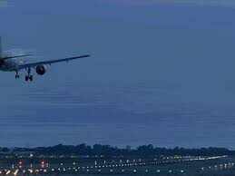 30 हजार फीट की ऊंचाई पर इंडिगो फ्लाइट में हंगामा, वीडियो में जाने IPS अधिकारी की सूझबूझ से टला बड़ा हादसा