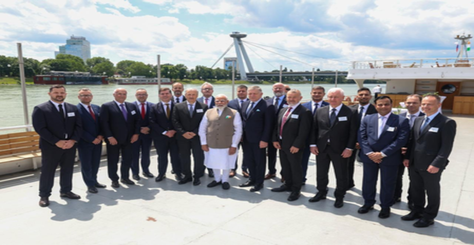 प्रधानमंत्री मोदी ने स्लोवाकिया के उद्योगपतियों से की मुलाकात, कंपन&zwj;ियों को भारत में निवेश करने का द&zwj;िया न्योता