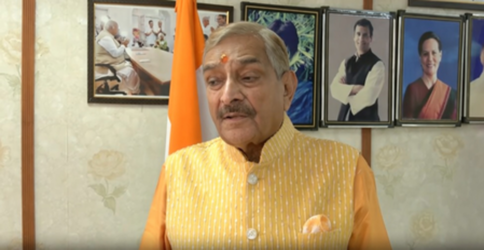 हिमंता बिस्वा सरमा ज्यादा पढ़े-लिखे नहीं, इसलिए कांग्रेस को लेकर दे रहे गलत बयानः प्रमोद तिवारी