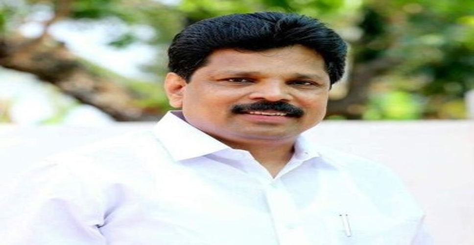 ईडी रेड: केरल के मंत्री ने पिनाराई विजयन पर साधा निशाना, केंद्र के बजाय राहुल गांधी को ठहराया दोषी