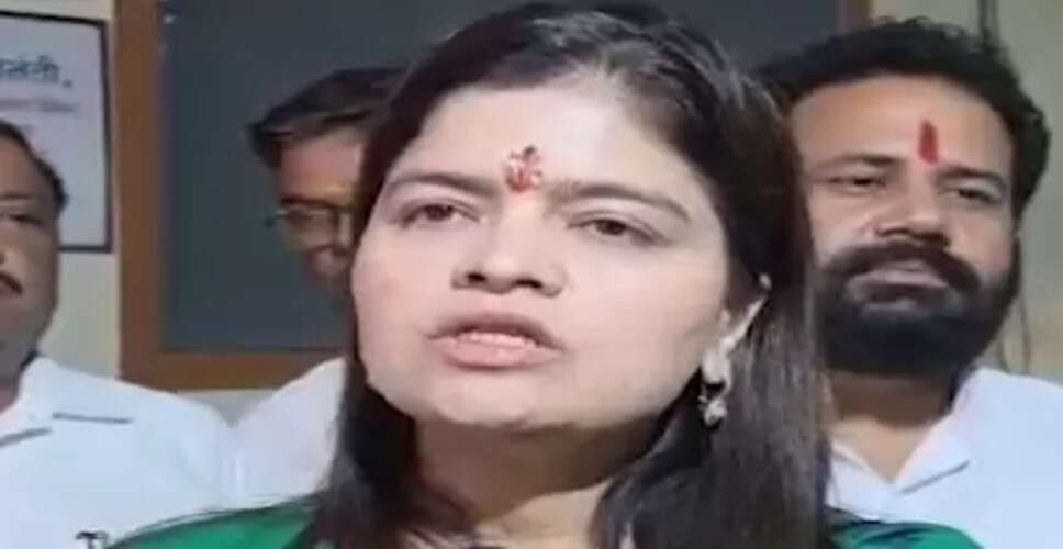 भारत तोड़ने वाले छात्रों के खिलाफ सख्त कार्रवाई होनी चाहिए: पूनम महाजन