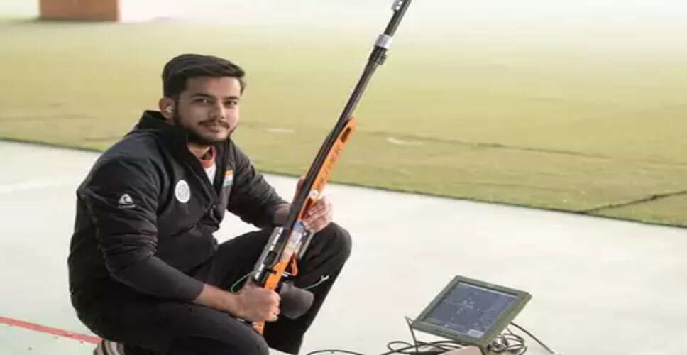 आईएसएसएफ वर्ल्ड कप फाइनल में ऐश्वर्य तोमर ने साधा सिल्वर पर निशाना