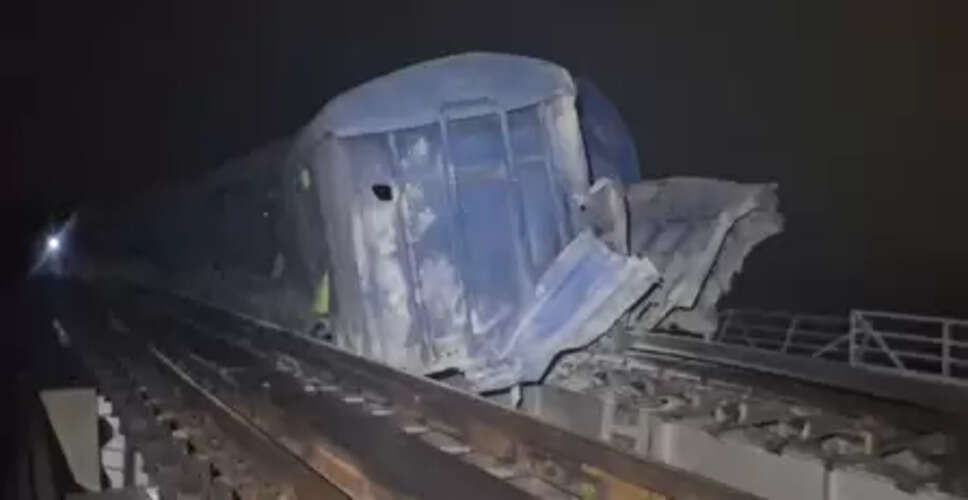 बिहार में मालगाड़ी के आठ डब्बे पटरी से उतरे, परिचालन प्रभावित