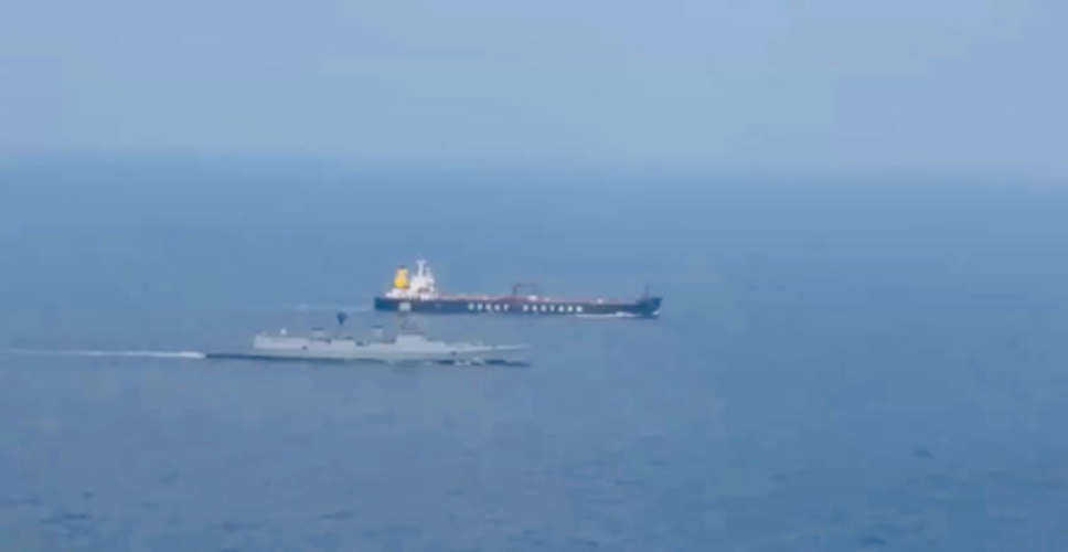 स्ट्रेट ऑफ हॉर्मुज को कैसे पार करना है, भारतीय फ्लैग्ड शिप्स को नेवी कर रही है गाइड