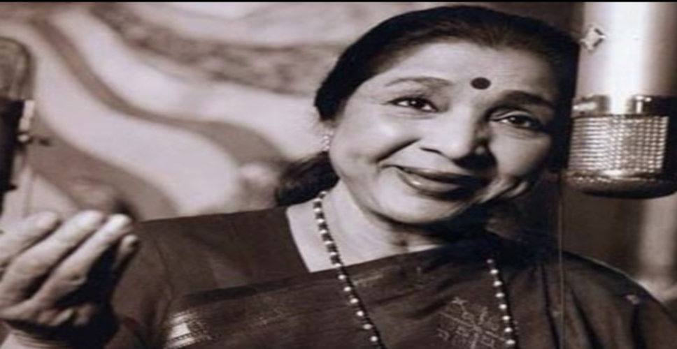 जीनत अमान और जया प्रदा ने आशा ताई को दी भावुक श्रद्धांजलि, बोलीं- 'आपकी आवाज कभी फीकी नहीं पड़ेगी'