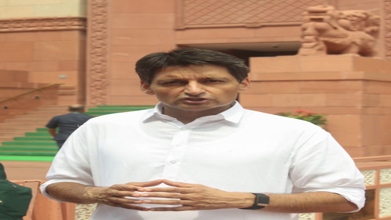 दीपेंद्र हुड्डा ने सज्जन कुमार पर दिए बयान पर जताया खेद, बोले- ‘रोल मॉडल’ शब्द का इस्तेमाल नहीं किया