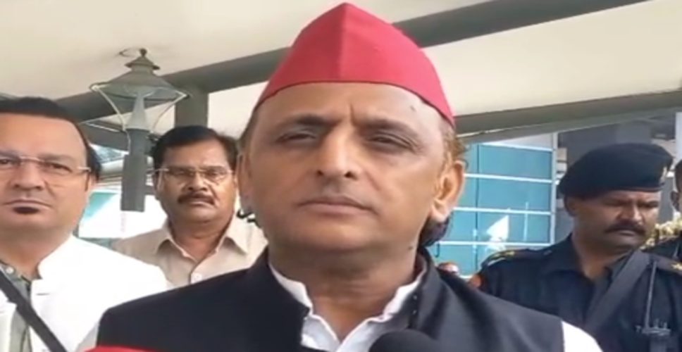 सरकार ने विदेश नीति गिरवी रख दी, युद्ध और महंगाई पर संसद में हो चर्चा: अखिलेश यादव