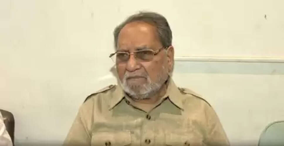 'चुनाव आयोग सरकार की कठपुतली बना', कांग्रेस ने 'लाडली बहना योजना' की किस्त को लेकर उठाए सवाल