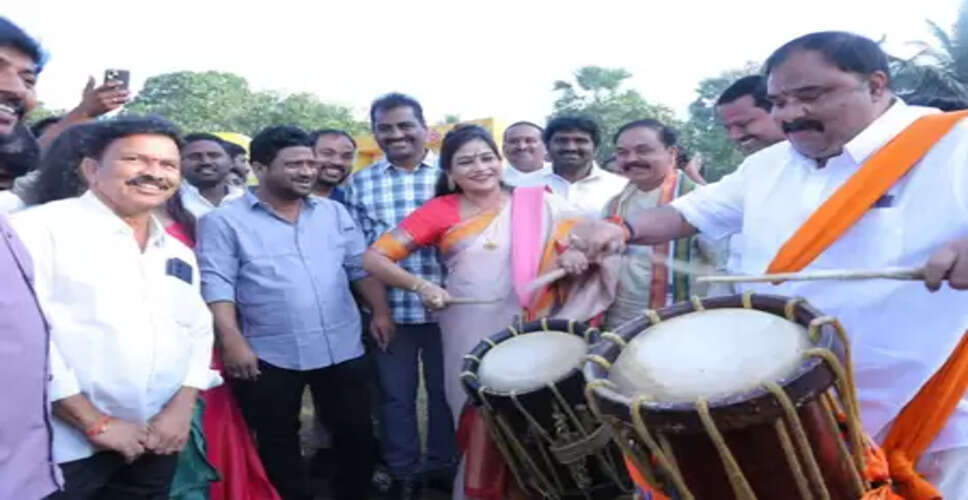 तेलुगु राज्यों में 'भोगी' के साथ संक्रांति समारोह शुरू हुआ