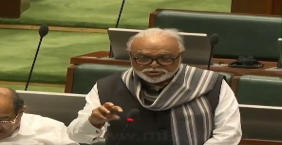 महाराष्ट्र के मंत्री छगन भुजबल ने नागरिकों से एलपीजी आपूर्ति को लेकर चिंता न करने की अपील की