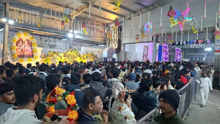 नववर्ष पर खाटूश्यामजी में आस्था का महासागर, भव्य सजावट और कड़ी सुरक्षा में उमड़ा श्रद्धालुओं का सैलाब