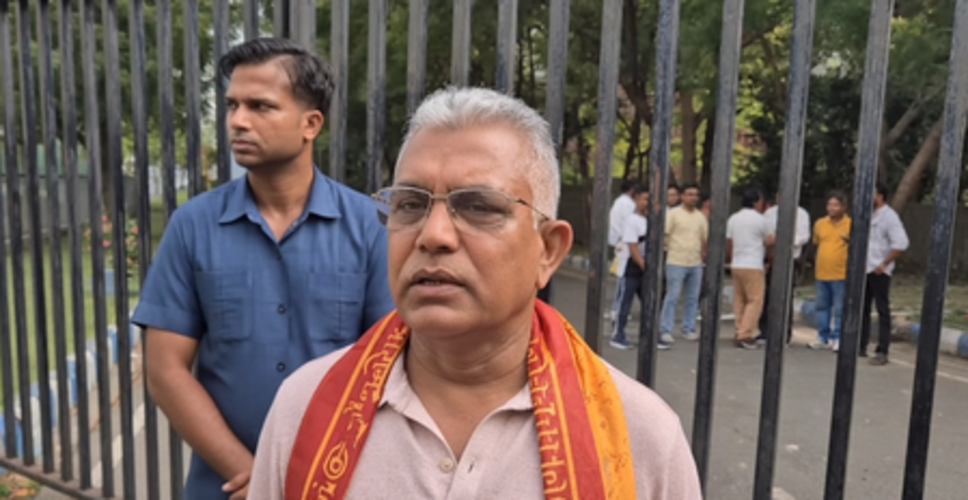 सस्पेंडेड बीडीओ की गिरफ्तारी पर मंत्री दिलीप घोष बोले- अपराधियों से थी पुलिस की दोस्ती