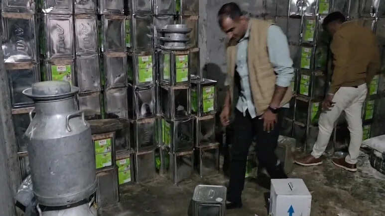 टोंक में मिलावटी दूध का भंडाफोड़, DST ने डिग्गी में काले कारोबार का पर्दाफाश किया
