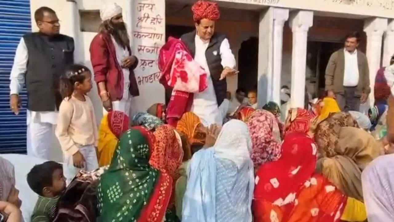 टोंक से पूर्व सांसद सुखबीर सिंह जौनपुरिया का विवादित बयान, मुस्लिम महिलाओं से कंबल वापस लेने का वीडियो वायरल