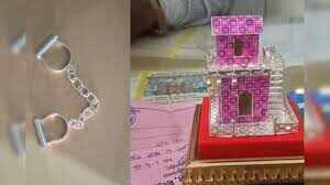 सांवलिया सेठ को भक्त ने चढ़ाई चांदी की हथकड़ी, फुटेज में देंखे मन्नत पूरी होने पर किया अनोखा समर्पण