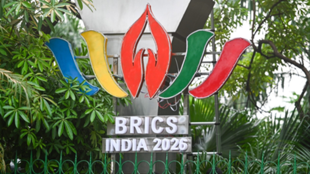 ब्रिक्स शिखर सम्मेलन पर सियासी घमासान, विपक्ष ने उठाए सवाल तो भाजपा ने गिनाए फायदे