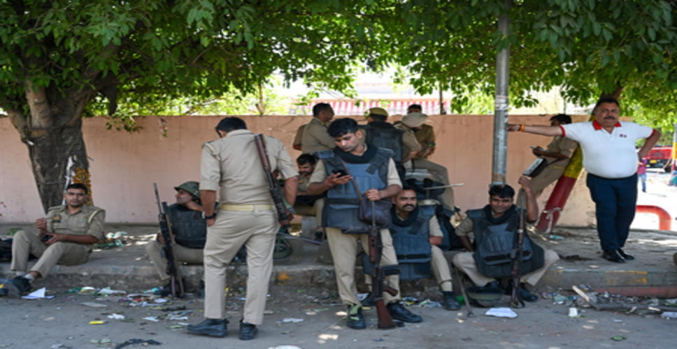 यूपी: श्रम कानूनों के पालन को लेकर सख्ती, 49 संविदाकारों के लाइसेंस निरस्त