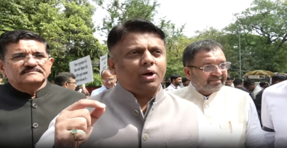 धवल पटेल का कांग्रेस पर तीखा हमला, कहा- खड़गे ने जानबूझकर किया गुजरात का अपमान