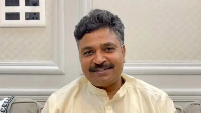 टीकाराम जूली का BJP सरकार पर तीखा हमला, “शासन नहीं, विज्ञापनों की इवेंट कंपनी बनी सरकार”