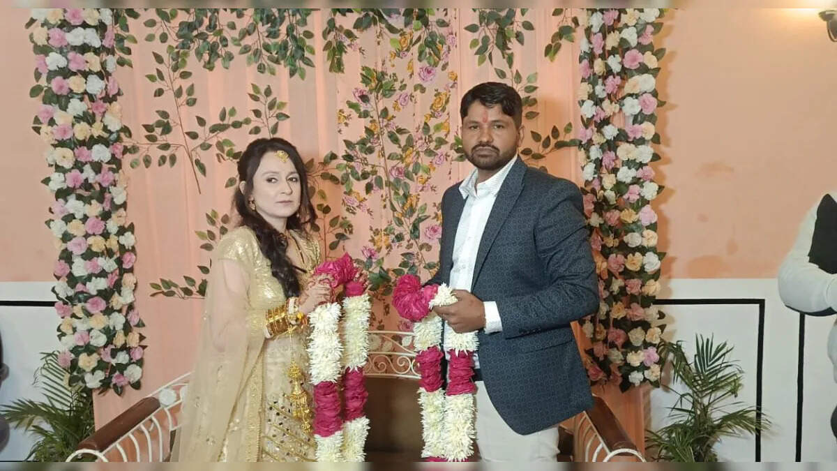 हत्या के मामले में सजा काट रहे बंदी शादी कर लौटे खुली जेल, पैरोल पूरी होने पर फिर पहुंचे जेल परिसर