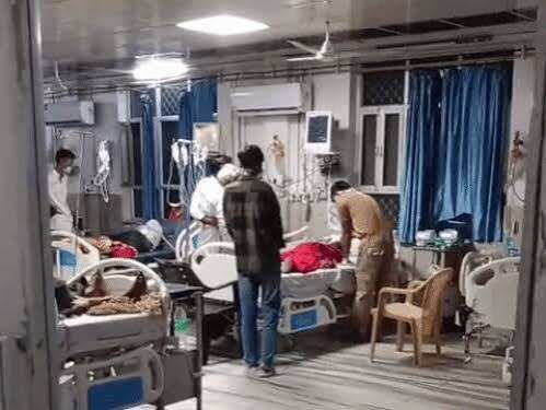कोटा में महिला मरीज की मौत के बाद हंगामा, वीडियो में जाने परिजनों ने इलाज में लापरवाही का लगाया आरोप