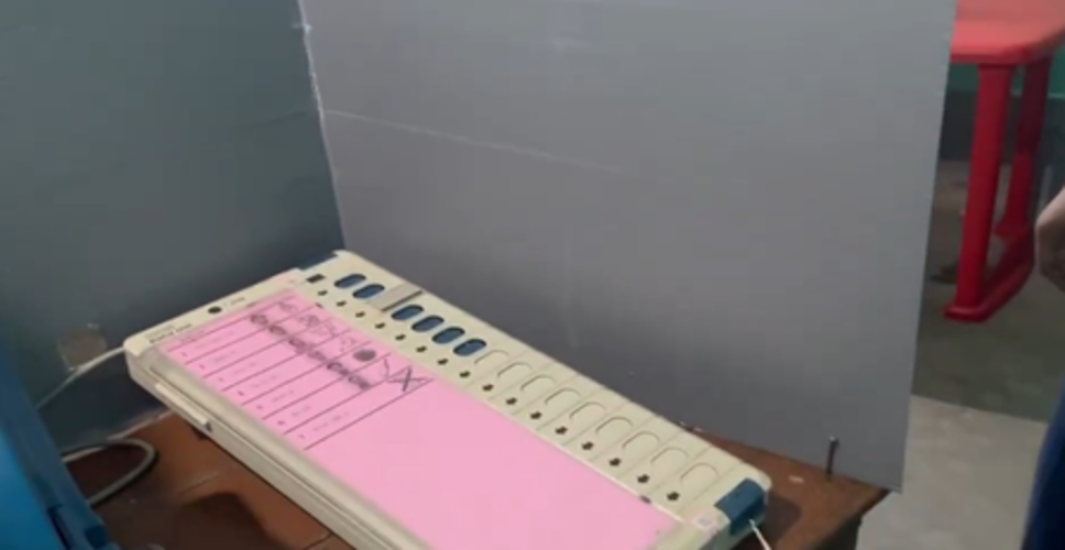 बंगाल चुनाव: फाल्टा में वोटिंग के बीच ईवीएम से छेड़छाड़, भाजपा का आरोप- ब्लॉक किया गया पार्टी का बटन