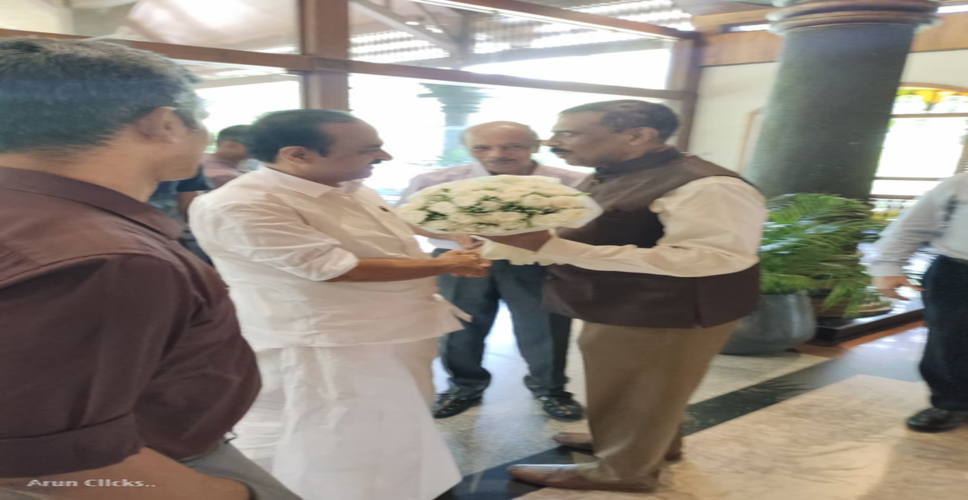 केरल के &lsquo;छिपे&rsquo; कर राजस्व को उजागर करने की योजना पर सीएम सतीशन ने की चर्चा