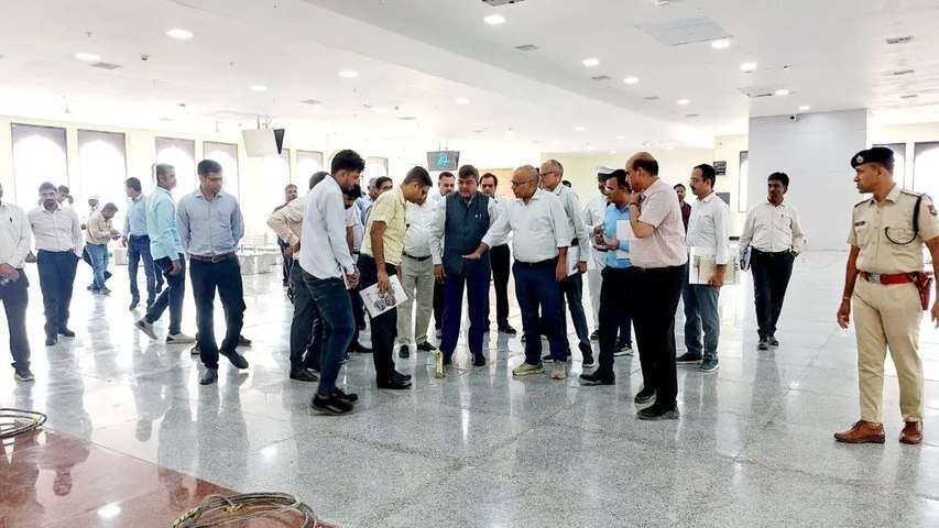 उत्तर पश्चिम रेलवे के महाप्रबंधक अमिताभ ने किया जैसलमेर रेलवे स्टेशन का निरीक्षण