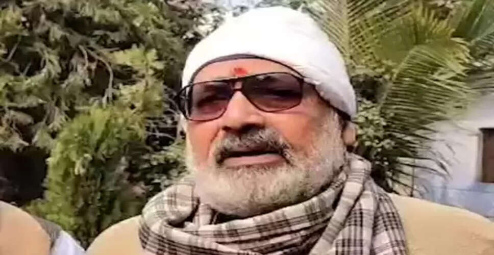 &lsquo;आप&rsquo; ने देश का माहौल खराब करने का काम किया : गिरिराज सिंह