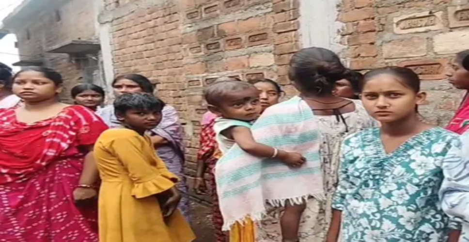 झारखंडः पुकड़ में बेटे ने हसुआ से रेत डाला पिता का गला, रात भर शव के पास बैठा रहा