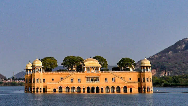 राजस्थान में मौसम का बड़ा उलटफेर, 23 जिलों में तापमान 30 डिग्री पार