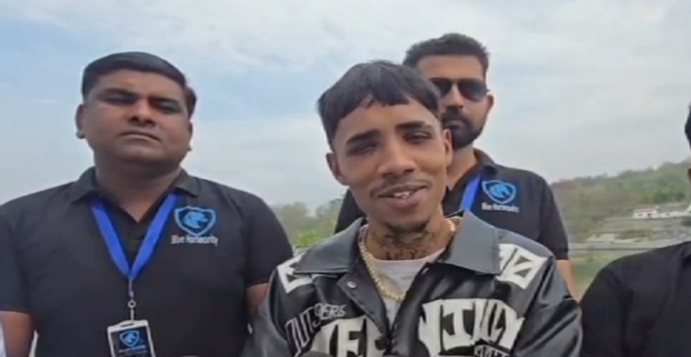 रामनगर में अपने रैप का जलवा दिखाने पहुंचे 'वन आई रैपर&rsquo; विवेक, सुनाई अपने संघर्ष की कहानी