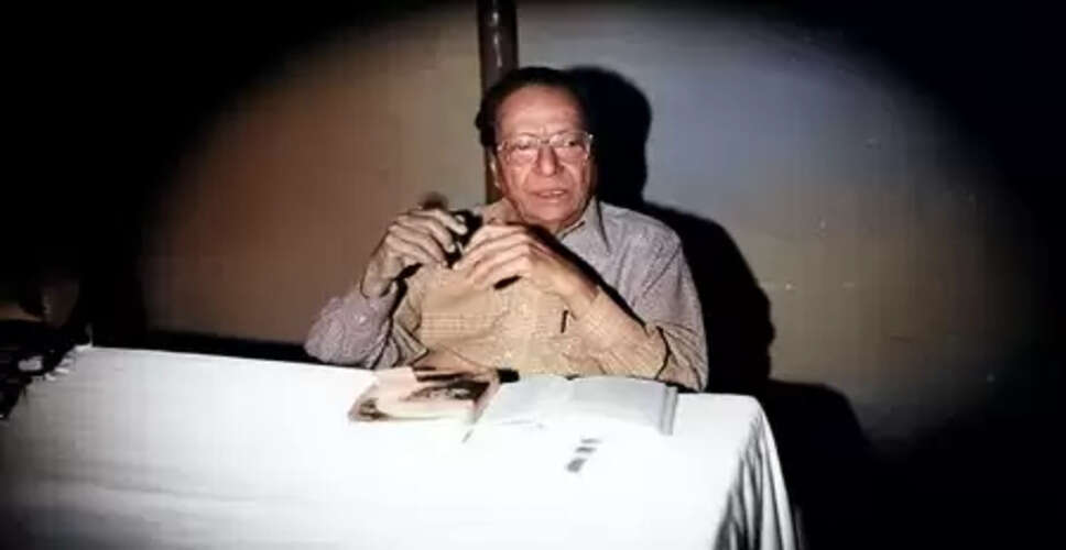 यादों में कमलेश्वर: &lsquo;नई कहानी&rsquo; के आधार स्तंभ, जो साहित्य को मानते थे समाज बदलने का हथियार