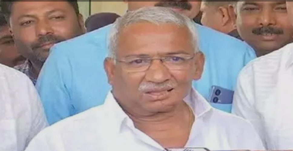 कर्नाटक के मंत्री तिम्मापुर ने कहा- सिद्दारमैया के इस्तीफे के फैसले के बाद पूरी कैबिनेट हो गई भावुक