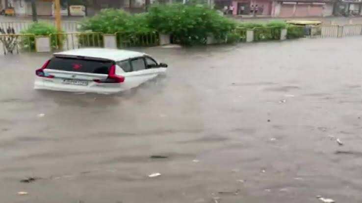 जयपुर-अलवर में तेज बारिश से सड़कों पर भरा पानी, वीडियो में जाने राजस्थान के 17 जिलों में कल अलर्ट; श्रीगंगानगर में 40 डिग्री के करीब पहुंचा पारा
