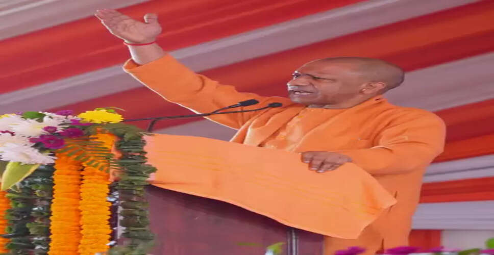 सीएम योगी ने खिचड़ी मेला, गोरखपुर महोत्सव की तैयारियों और विकास कार्यों की समीक्षा की